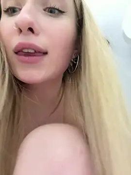 LollyPollly élő XXX-chatje
