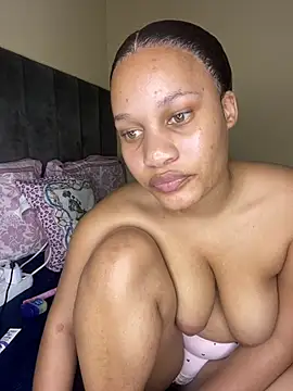 Chat +18 de SexxyAsHellly ao vivo