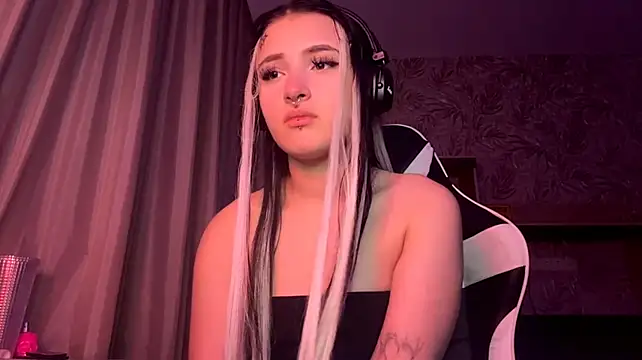 SharikaBabecki Adlı Modelin Canlı XXX Sohbeti