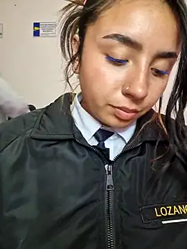Angela__05 লাইভ XXX চ্যাট
