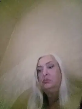 Julia20X élő XXX-chatje