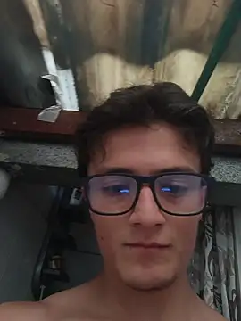 Davitfitnosuke Chat XXX live