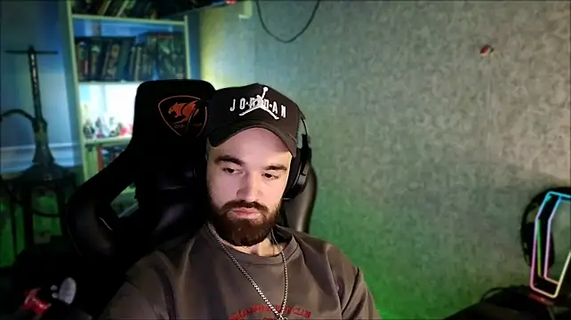 Chat +18 de _Serious_Man ao vivo