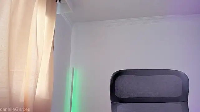 canelleGarces Chat XXX in diretta