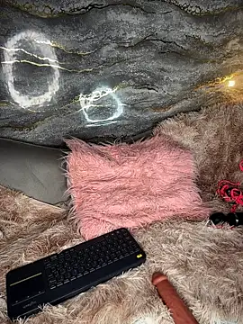 XXX chat uživo modela SHINYY_STAR_
