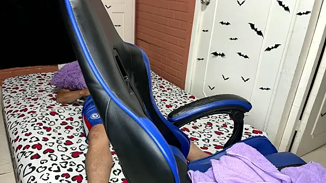 XXX chat uživo modela nicockzilla
