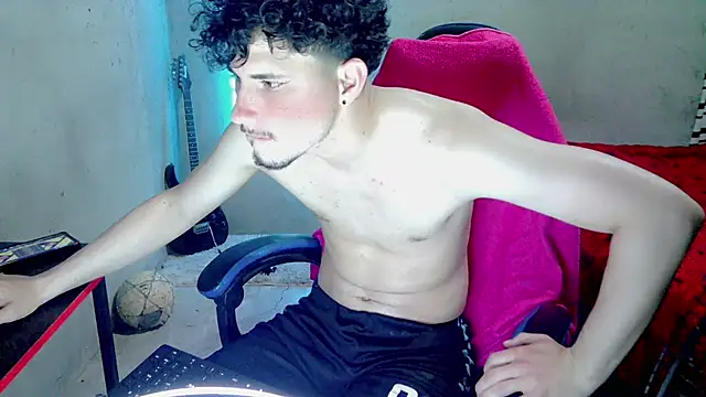 XXX chat uživo modela Atom_Hot