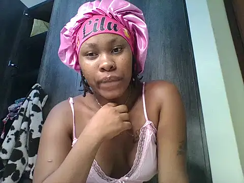 Juicyy_afriqn Live XXX chat