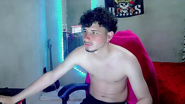 XXX chat uživo modela Atom_Hot