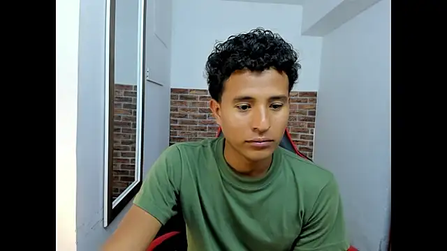 WIZARD-ALESSANDRO's Live XXX Chat