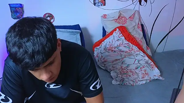 แชท XXX สดของ LilithAndJacob