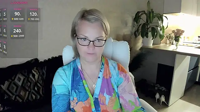 Juarnea_'s Live XXX Chat