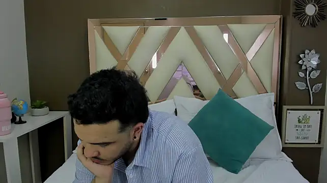 Chatroom XXX en direct de AndrewBrown___