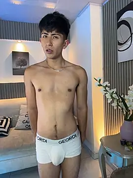 Chatroom XXX en direct de AndyJustgame_