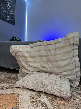 XXX chat uživo modela alejo_cute