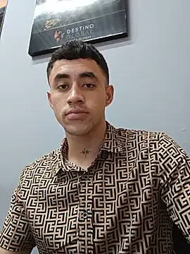 Cris-h live XXX chat