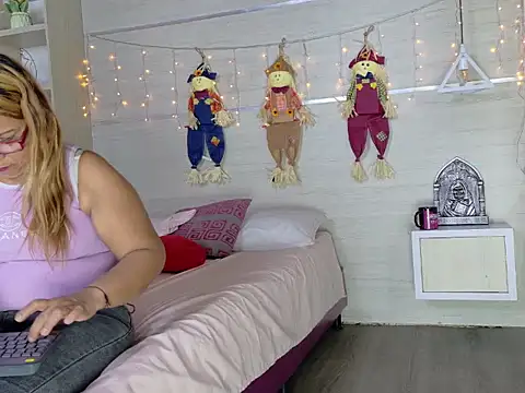 SandyMatture's Live XXX Chat