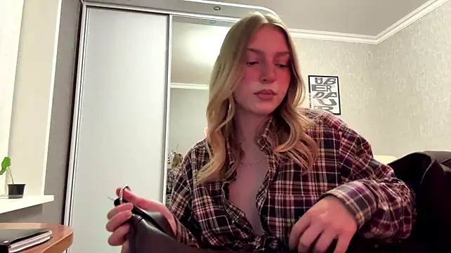 LatishaKrauel – Naživo XXX chat
