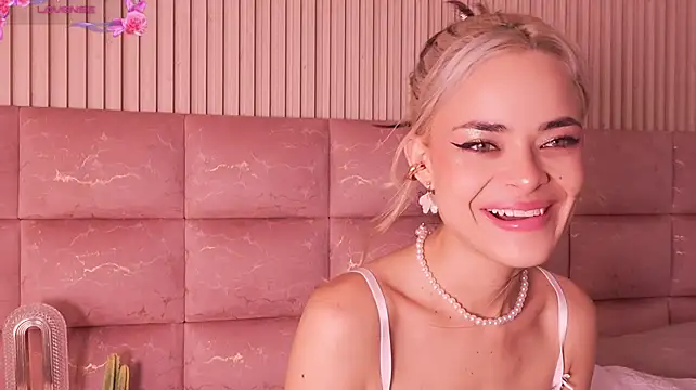 HannaRhodes – Naživo XXX chat