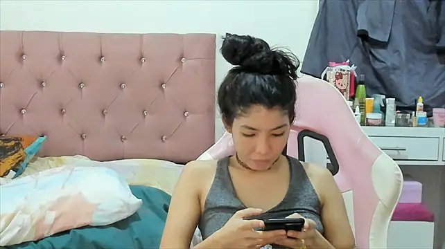 MyAngel777m Adlı Modelin Canlı XXX Sohbeti