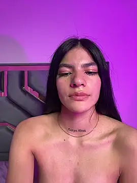 Chat +18 de Taylor_Ec ao vivo
