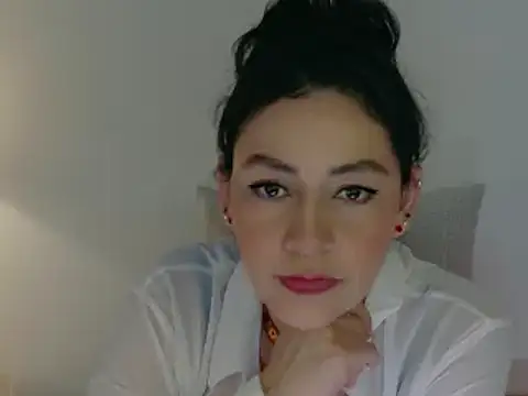 XXX chat uživo modela Totyy_Montes