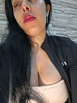 Chat XXX en directo de Luianna