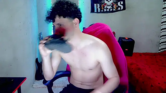 Chat +18 de Atom_Hot ao vivo