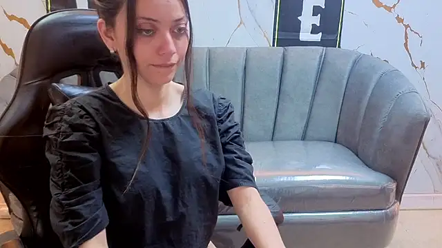 laura_rouss_tf Chat XXX in diretta