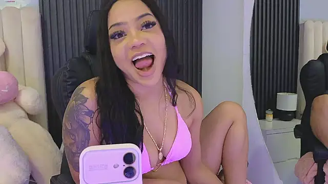 Chatroom XXX en direct de Madiee_Rhea