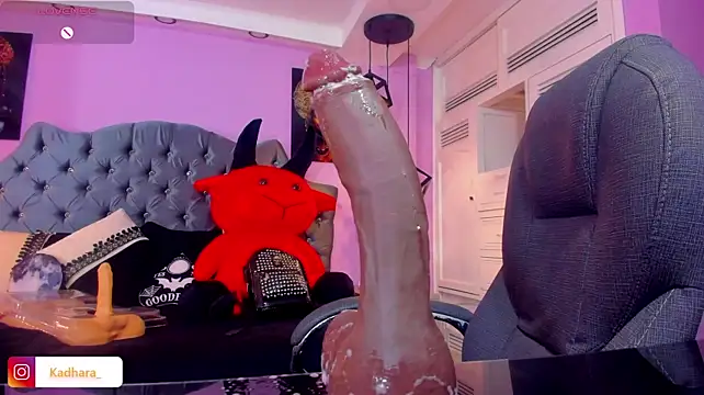 Kadarah Chat XXX in diretta