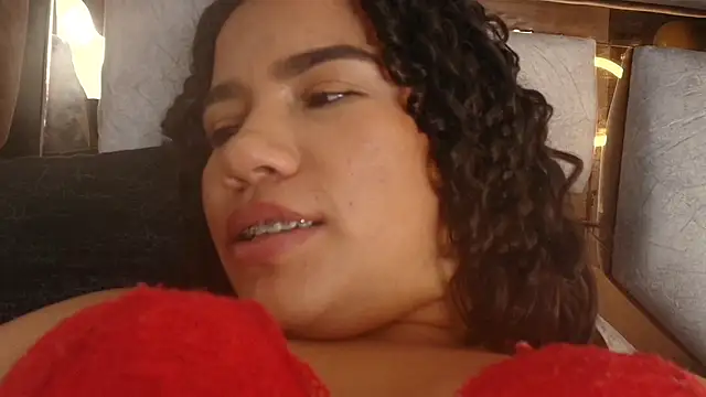 TamaraaHoneey Obrolan Langsung XXX