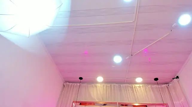 دردشة Francesca_Skuirt الجنسية المباشرة