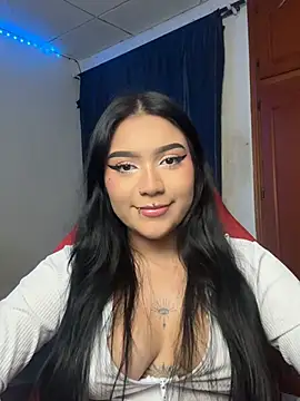 Emy_Laurens Adlı Modelin Canlı XXX Sohbeti
