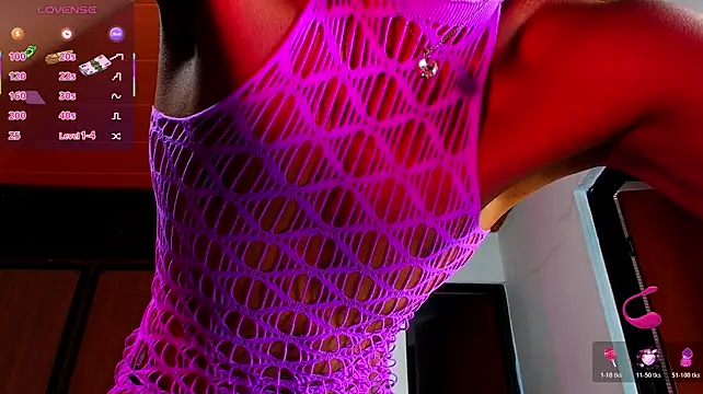 EbonyHansNight Adlı Modelin Canlı XXX Sohbeti