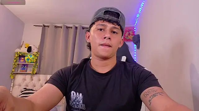 elias_steel1n Webbikameraesitys