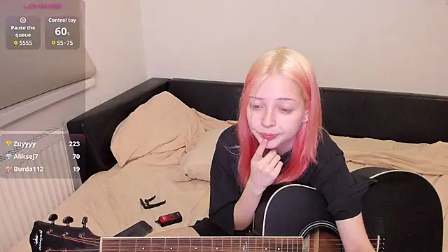 PetiteLia_ – Naživo XXX chat