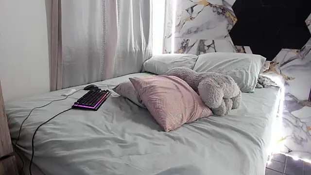 Chat XXX ao vivo de Goldendesirexx__