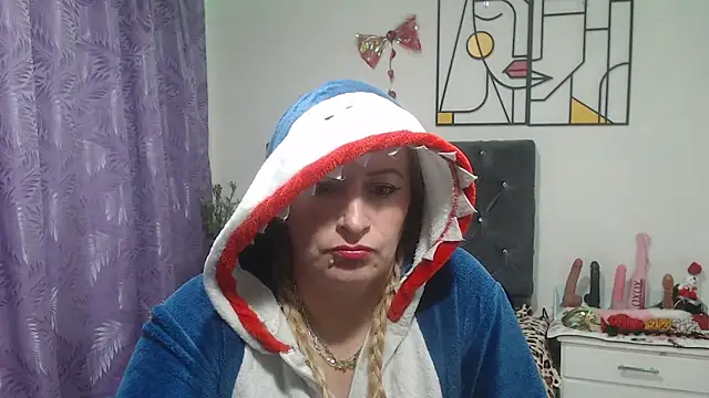 emperabigbootybigass Adlı Modelin Canlı XXX Sohbeti