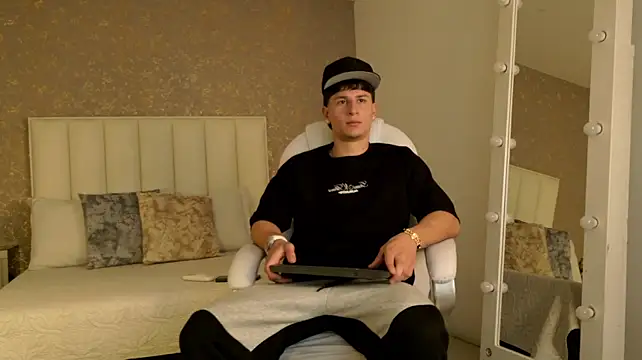 JordanMiller_ XXX чат на живо