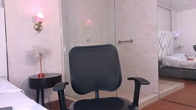Sky_Collins_'s Live XXX Chat
