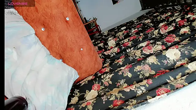BarbyQueenn – Naživo XXX chat