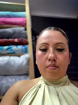 VIOLETA-25_ Adlı Modelin Canlı XXX Sohbeti