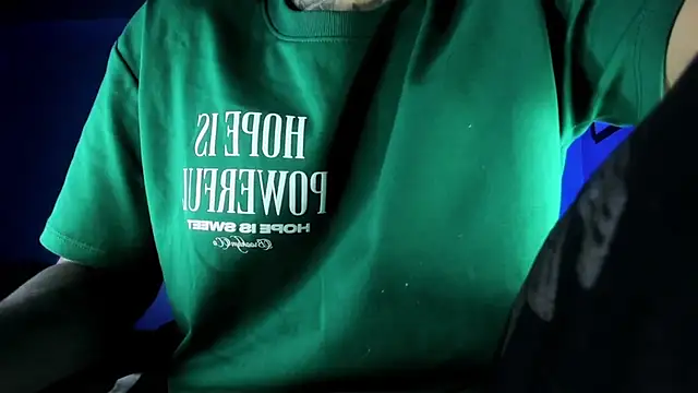 צ'אט XXX בשידור חי של Travisttanner28