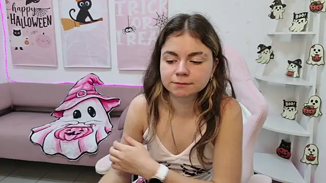 Онлайн чат XXX TinaRedly