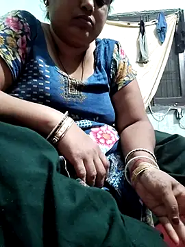 Hot_indian_Milf's Live XXX Chat