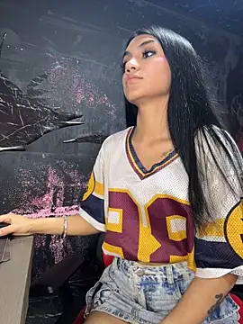 Chatroom XXX en direct de Nicolle_Quiintero