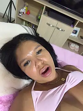 Elara_Luxe's Live XXX Chat