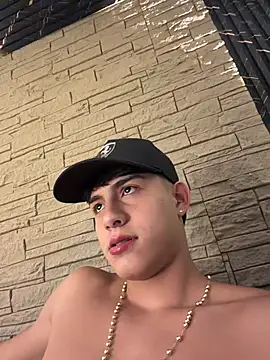 Chat +18 de Lander_Cruz ao vivo
