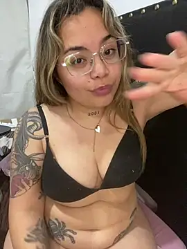 Lindalatina2001 Live XXX-Chat